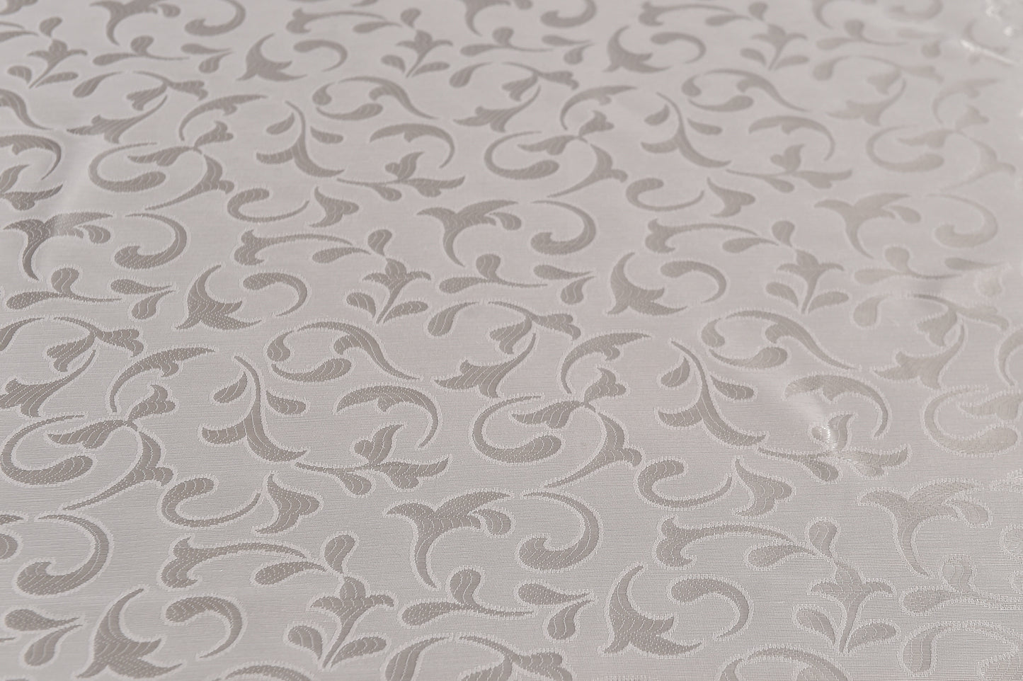 Wholesale Tablecloths Waterproof Lace, 100% Polyster Table Linen Sets by Cottonpolis