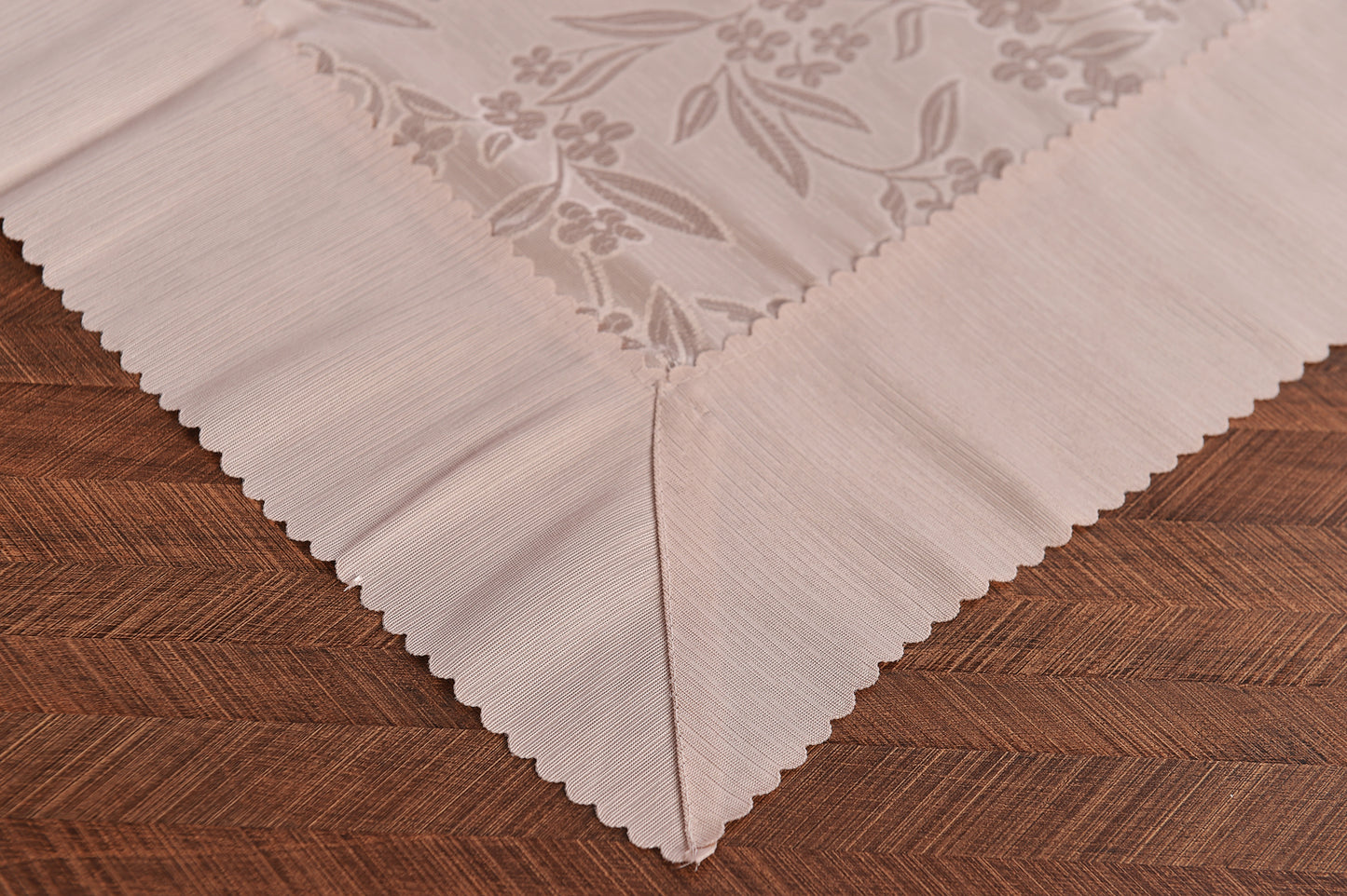 Wholesale Tablecloths Waterproof Lace, 100% Polyster Table Linen Sets by Cottonpolis