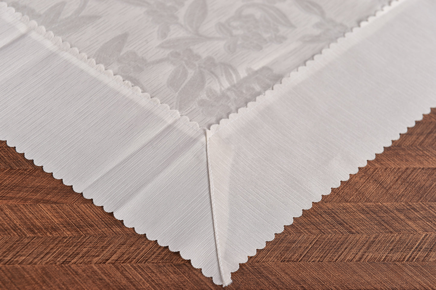 Wholesale Tablecloths Waterproof Lace, 100% Polyster Table Linen Sets by Cottonpolis