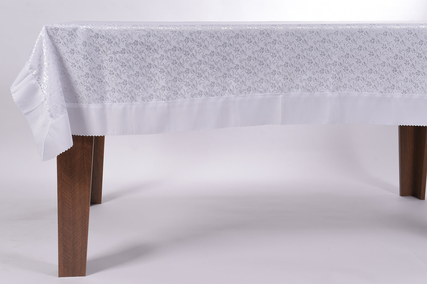 Wholesale Tablecloths Waterproof Lace, 100% Polyster Table Linen Sets by Cottonpolis