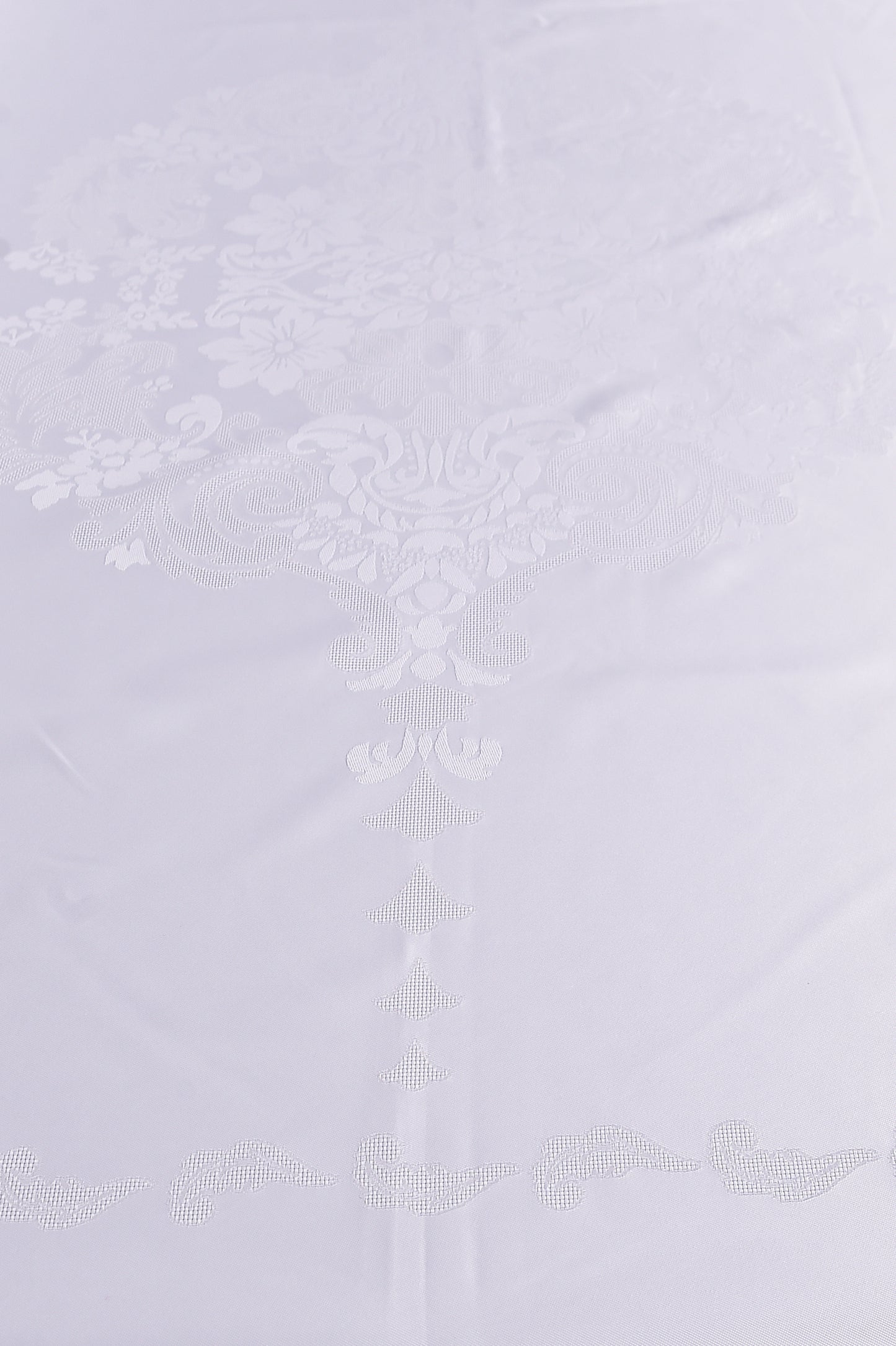 Wholesale Tablecloths Waterproof Lace, 100% Polyster Table Linen Sets by Cottonpolis