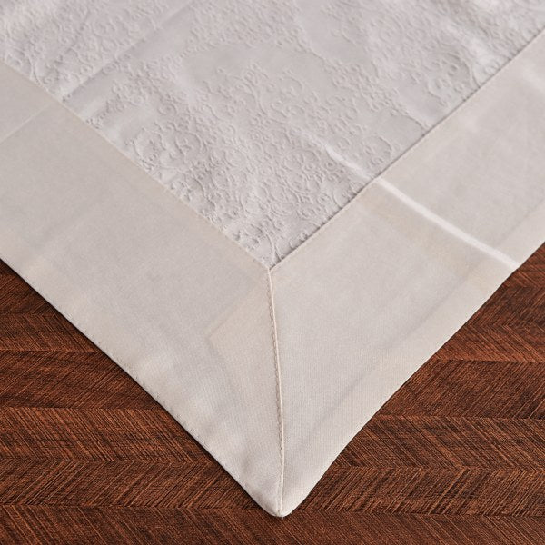 Wholesale Tablecloths Waterproof Lace, 100% Polyster Table Linen Sets by Cottonpolis